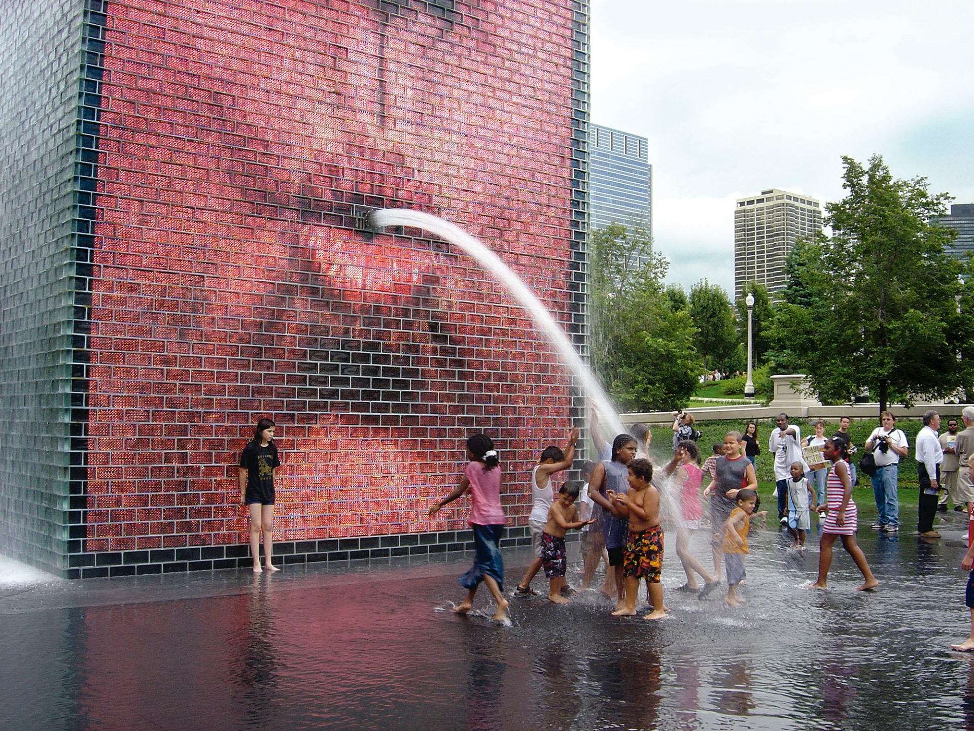 CROWN FOUNTAIN, 2004 Millennium Park, Chicago, USA - Public Space